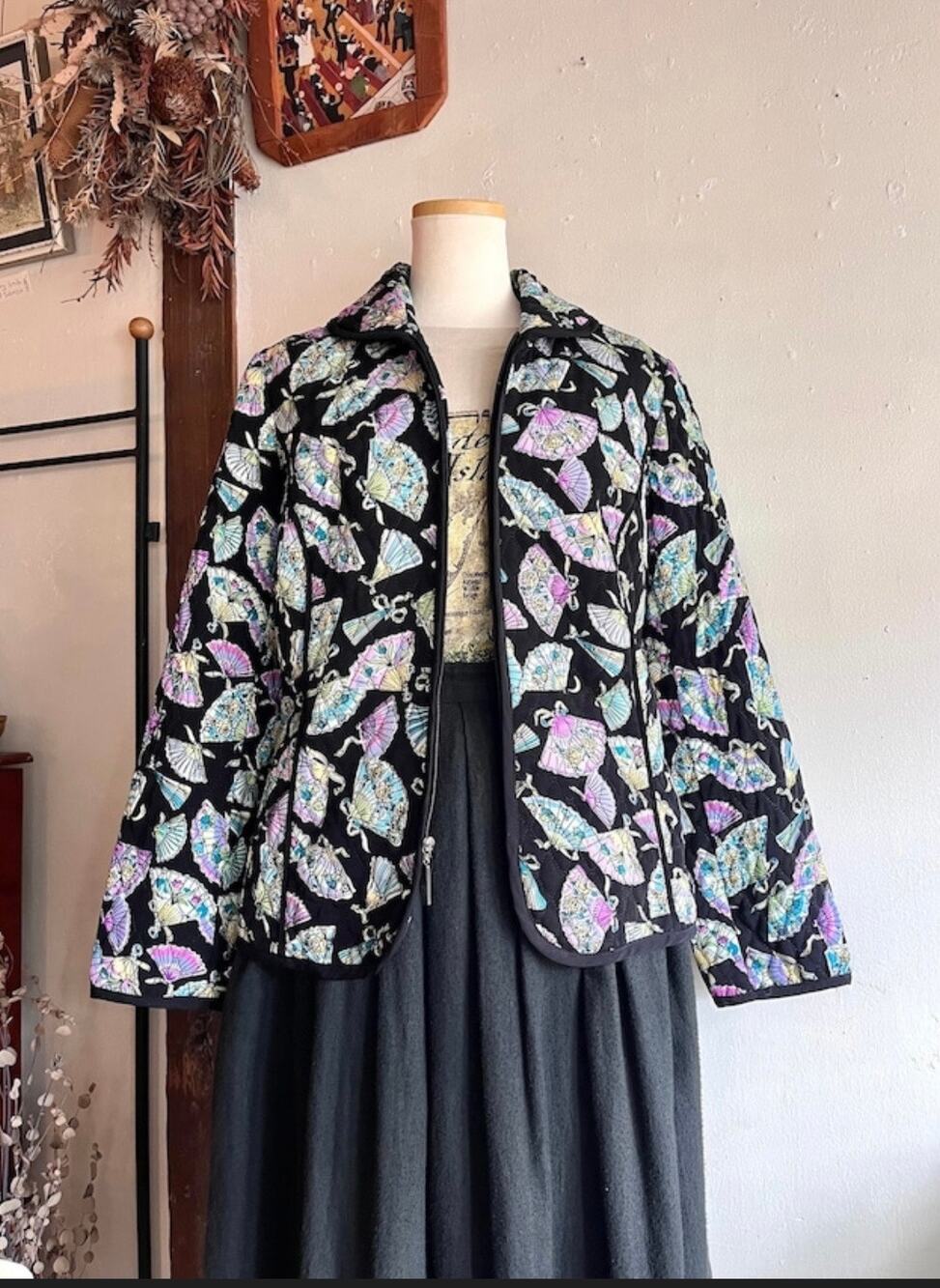 Vintage Y2K R.Q.T. Chinese Quilted Jacket Large Fan Print Pattern Full Zip Up